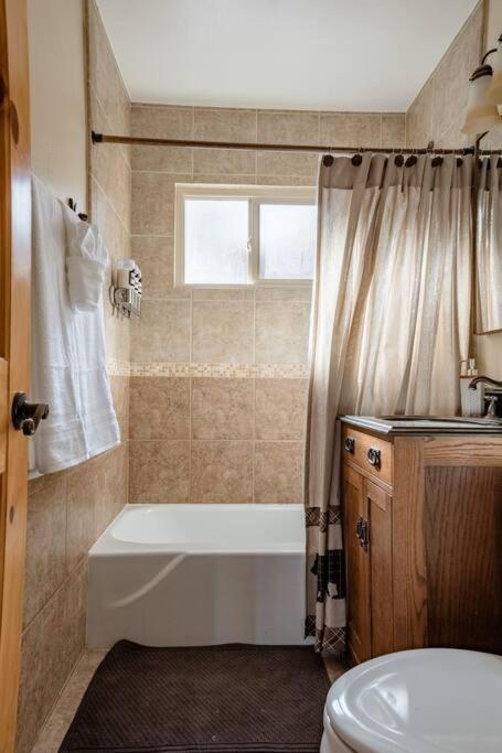 Hot Tub*Kids Room*Family Cabin ビッグ・ベア・シティ エクステリア 写真