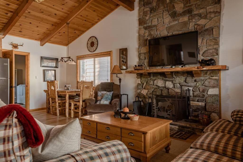 Hot Tub*Kids Room*Family Cabin ビッグ・ベア・シティ エクステリア 写真