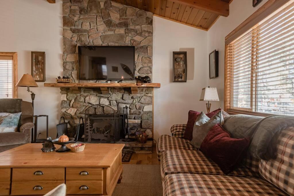 Hot Tub*Kids Room*Family Cabin ビッグ・ベア・シティ エクステリア 写真