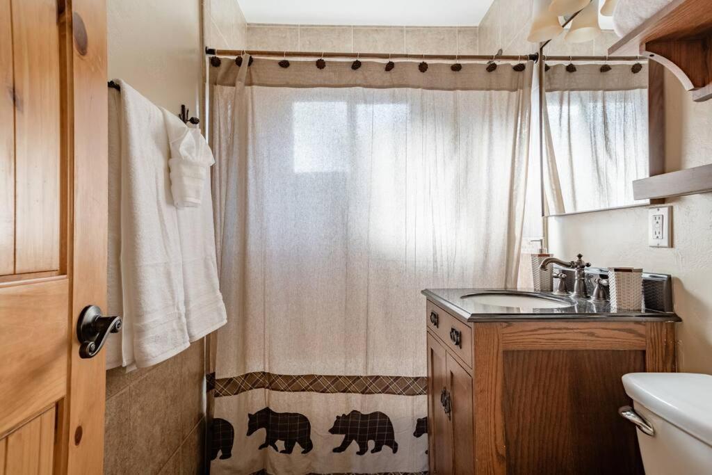 Hot Tub*Kids Room*Family Cabin ビッグ・ベア・シティ エクステリア 写真