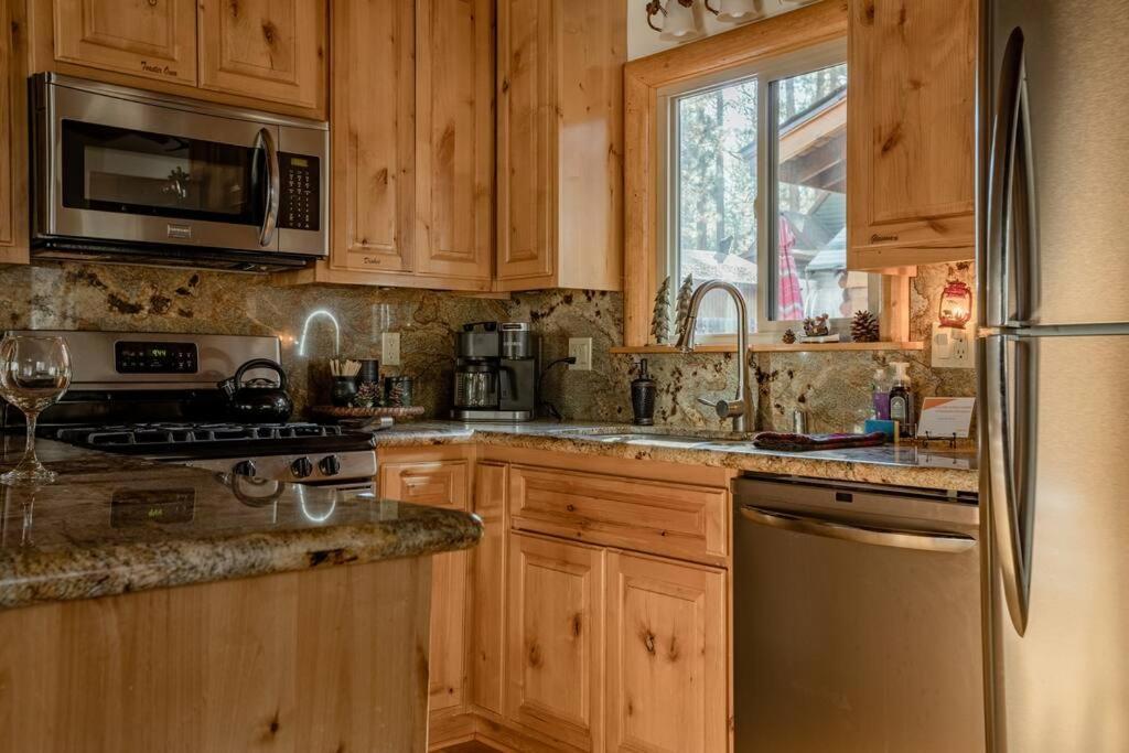 Hot Tub*Kids Room*Family Cabin ビッグ・ベア・シティ エクステリア 写真